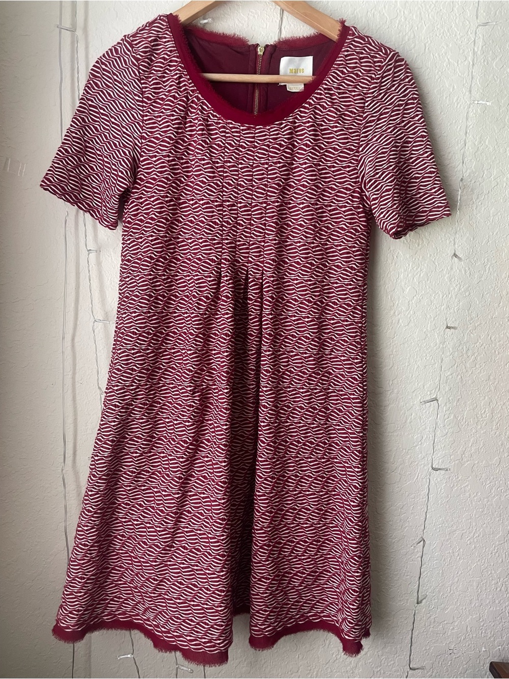 NWOT Maeve Anthropologie Red and White Wave-Pattern Short Sleeve Knit Dress